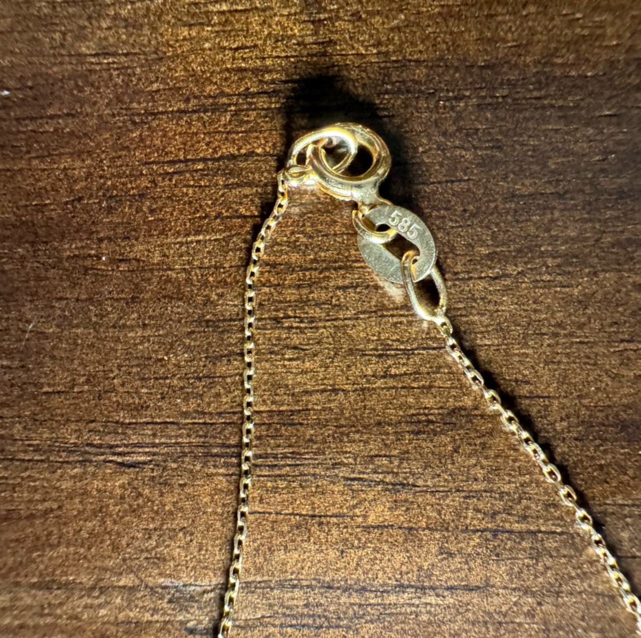 14k yellow gold Mama name necklace 16”